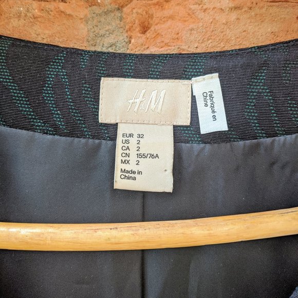 H&M Structured Tiger-Stripe Top - Picture 2 of 5